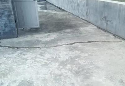 泗洪楼顶漏水维修公司分享下如何解决卫生间隐蔽部位漏水的问题?